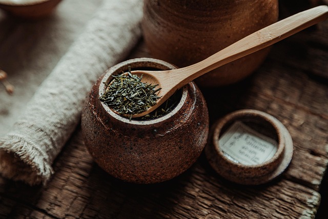 Existuje i sušený kratom. 